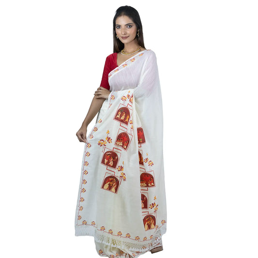 Smarteez Pujo Scroll saree in white khadi cotton, front view with the pallu showing a column of maroon arched panels depicting dhaki, anjali, dhunuchi naach and sindoor khela with lotus motifs and tassel edge
