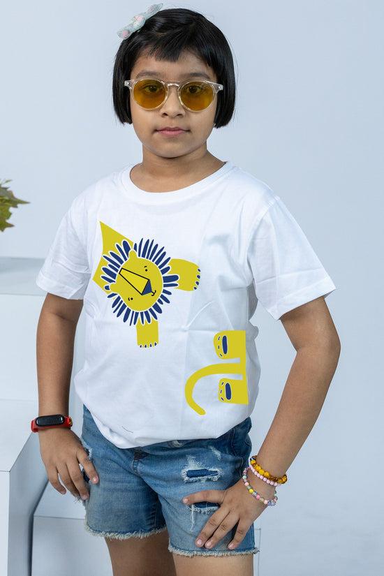 White kids' T-shirt featuring a vibrant yellow and blue lion print, paired with denim shorts. Perfect for casual wear.